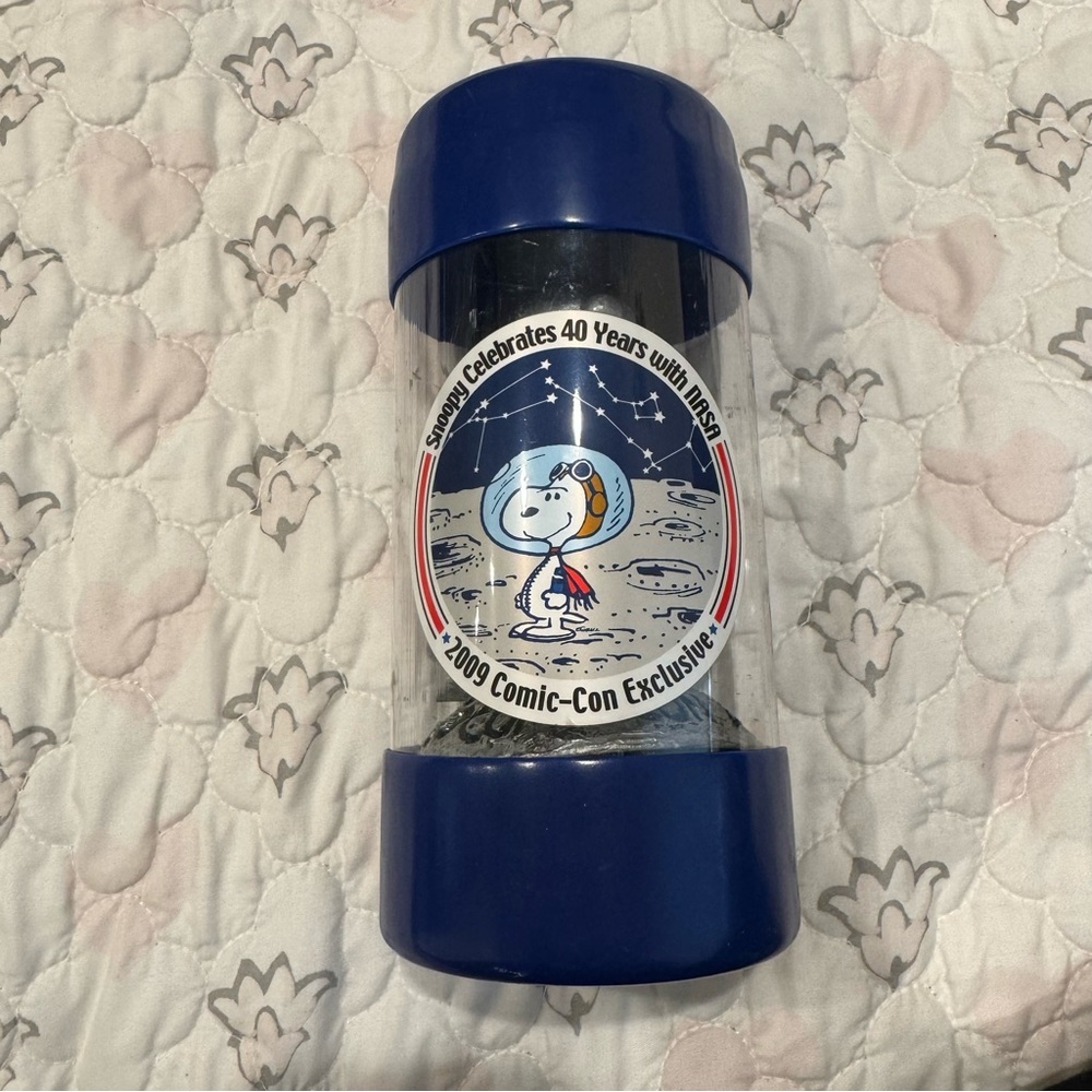 snoopy celebrates 40 years with nasa 2009 comic-con exclusives